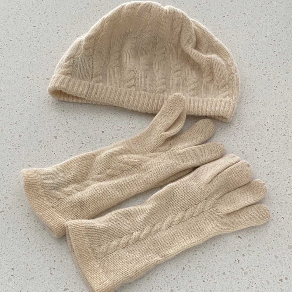 BERKSHIRE Cream Knit Hat and Gloves Set WOOL ANGORA cable ivory cream